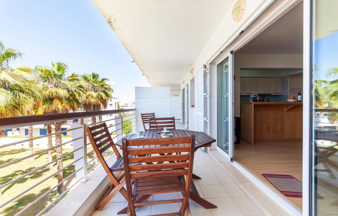 A23 - Marina Palm View Apartment Lagos Exteriör bild